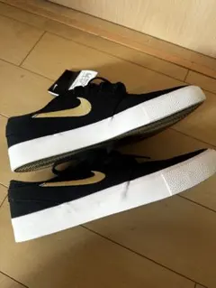 NIKE スニーカー AR7718-006 ブラック/ゴールド　27センチ