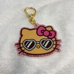 日焼けキティ　アクリルキーホルダー
