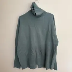 タートルネックニット ターコイズブルー
