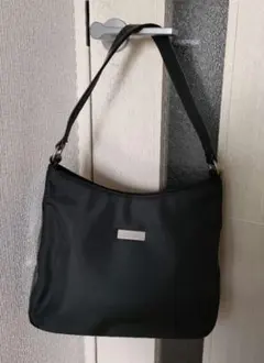 Item thumbnail for item 2a23f9ff-88e8-408c-ba2e-fb52e35ae5c8