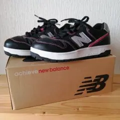 ニューバランス スニーカー