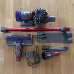 Dyson V8 Slim fluffy 充電器と付属品付き - メルカリ