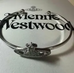Vivienne Westwood シルバーバングル
