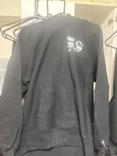 ブラック パーカー