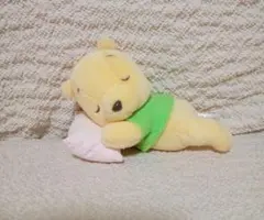 くまのプーさん　マスコット　ぬいぐるみ　お昼寝
