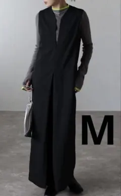 ボンジュールサガン　ディープVネックオールインワン　ブラック　Mサイズ