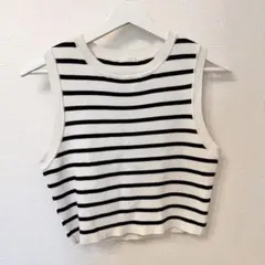 GU ニットクロップドタンクトップ