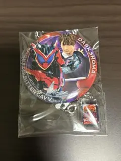 仮面ライダーガヴトレーディングチャーム付き缶バッジ　ビターガヴ ダークショウマ