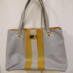 フェラガモ レディーストートバッグ