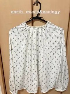 earth music&ecology 2way花柄フリルシャツ　春