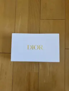 Dior ギフトボックス ホワイト