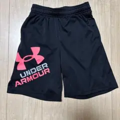 UNDER ARMOUR 黒 ハーフパンツ
