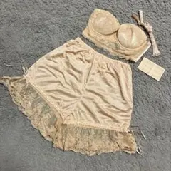 フォーシスアンドカンパニー　ブラとショーツセット レース装飾