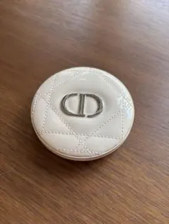 Dior ディオール スキンフォーエバー クチュール ルミナイザー　05