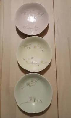 新品✨たち吉☘️中皿 ３枚セット ピンク☘️グリーン☘️イエローのサムネイル