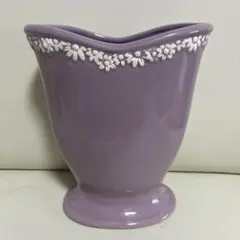 【昭和レトロ】フラワーベース ラベンダー 紫 花柄 レリーフ 花器のサムネイル