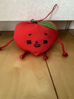 赤い果物型ぬいぐるみキーホルダー（リンゴ）