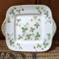お値下げ！Wedgwood Wild Strawberry ボーンチャイナ 角皿