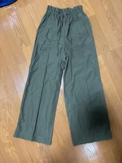 GU イージーワイドパンツ カーキ　春