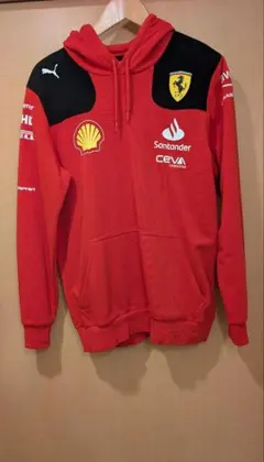 Puma フェラーリ フード付きパーカー