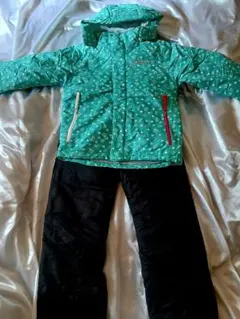 新品未使用 スキーウェア Binzart 150cm エメラルドグリーン 上下