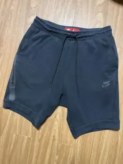 NIKE テックフリース ショートパンツ ブラック　メンズ　Ｌサイズのサムネイル