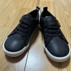 新品☆コムサイズム　黒合皮デザインスニーカー19㎝