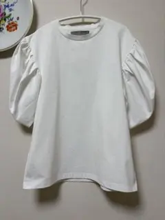 J&M DAVIDSON パフスリーブ トップス ホワイトのサムネイル
