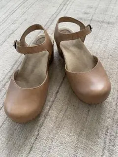 Dansko ストラップサンダル ベージュ　おしゃれな色、そして歩きやすい！38のサムネイル
