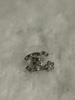 Louis Vuitton クリスタルピアス(片耳用) - メルカリ