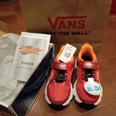 新品未使用　光る　子供スニーカー 18cm 　赤