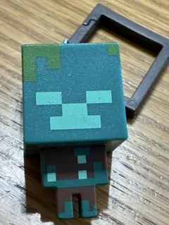 『マインクラフト』水中ゾンビ 「ドラウンド」バックパックキーホルダー