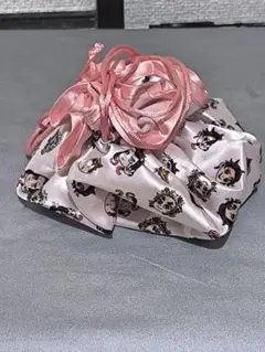 ​【激レア】鬼滅の刃 キャラ総柄 巾着ポーチ 煉獄・炭治郎・禰豆子 サテン素材