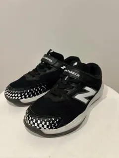 【美品】ニューバランス　キッズ　テニスシューズ　オールコート　20.5cm 黒