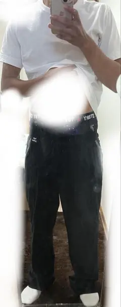 黒パンツ
