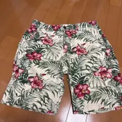 ハイビスカス柄 ボタニカル ショートパンツ ハーフパンツのサムネイル