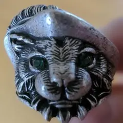 猫　ネコ　cat　指輪　リング　フリーサイズ　目が緑