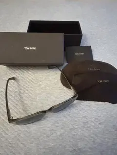 TOM FORD サングラス クリアグレーフレームのサムネイル