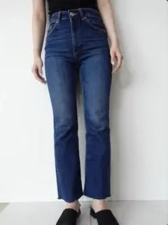 zara フレアパンツ くるぶし丈ベルボトムパンツ ジーンズ