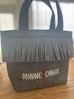 Item thumbnail for item b51ff7fd-877d-4d97-868e-20700d988a12