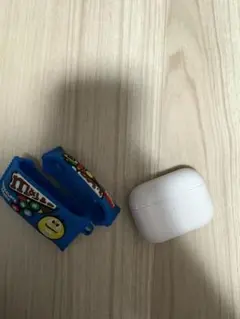 ジャンク品　AirPods本体 ホワイト 充電ケース付き