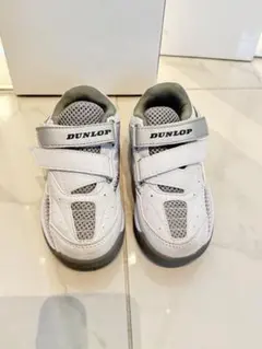 DUNLOP スニーカー ホワイト　グレー ベルクロ　テニスシューズ