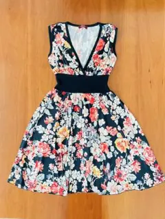 花柄 ノースリーブ ワンピースのサムネイル