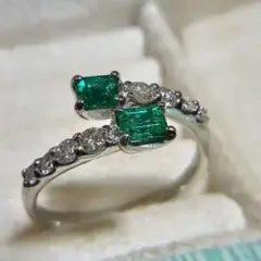 エメラルド　脇石ダイヤ付 Pt900リング 11.5号　 ⭐︎エメラルドカット エメラルド 脇石ダイヤ付 Pt900リング 11.5号 ⭐︎エメラルドカット