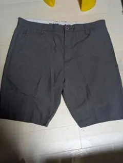 RVCA グレー ショートパンツ