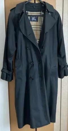Burberry ブラックトレンチコートのサムネイル