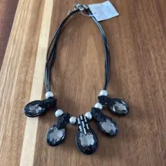 レディース　アクセサリー　ブラック　ビジュー付きカジュアルネックレス