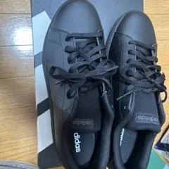 adidas ブラック スニーカー