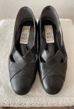 FIZZ REEN ブラックレザーパンプス