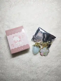 ディズニー　シークレットキーチェーン　いちご　ティンカーベル